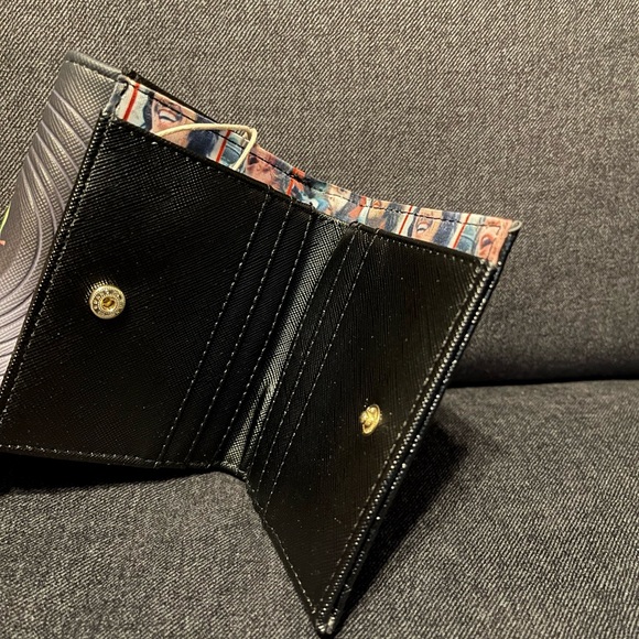 Loungefly The Beatles vinyl record crossbody & wallet - Picture 11 of 12